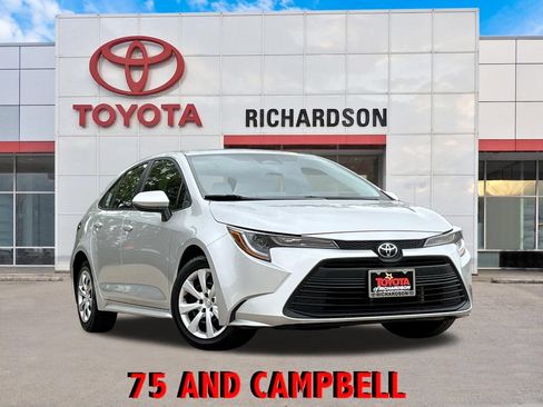 Used 2025 Toyota Corolla LE FWD image 1