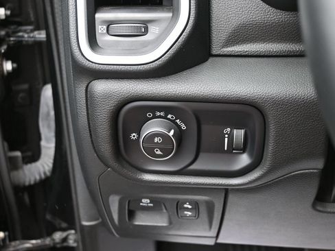 Used 2023 RAM 1500 Big Horn AWD/4WD image 29