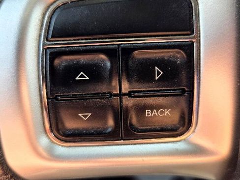 Used 2012 Dodge Durango SXT image 18