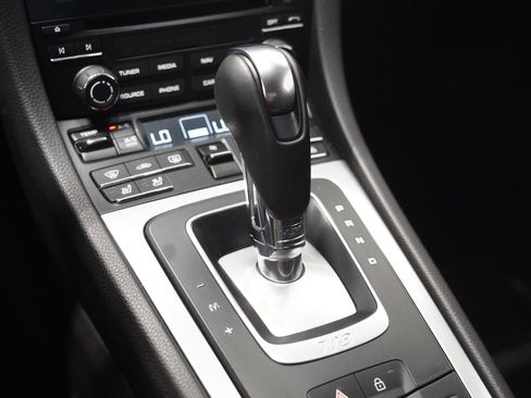 Used 2021 Porsche 718 Cayman RWD image 24
