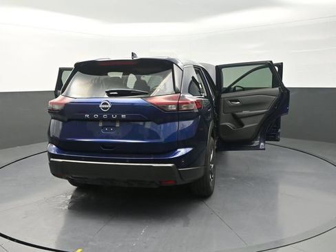 Used 2025 Nissan Rogue SV FWD image 43