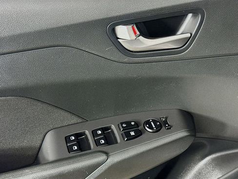 Used 2022 Hyundai Accent SE FWD image 18