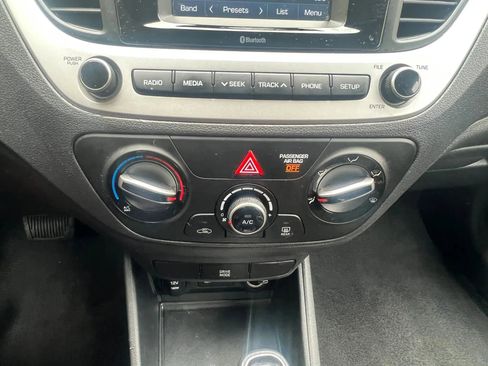 Used 2022 Hyundai Accent SE FWD image 21