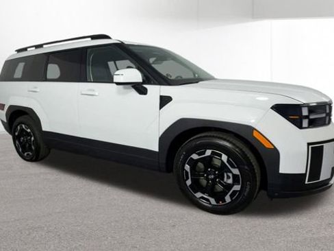 Used 2025 Hyundai Santa Fe SEL image 2