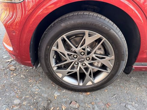 Used 2023 Genesis GV70 2.5T w/ Advanced Package image 5