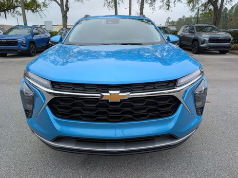 New 2026 Chevrolet Trax LT FWD image 2