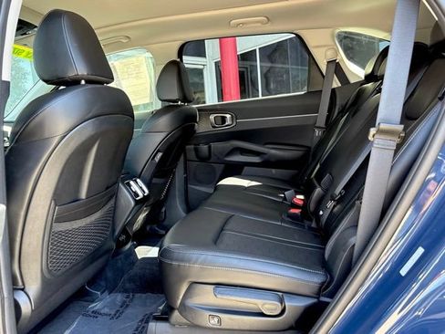Used 2025 Kia Sorento S w/ Panoramic Sunroof Package FWD image 12