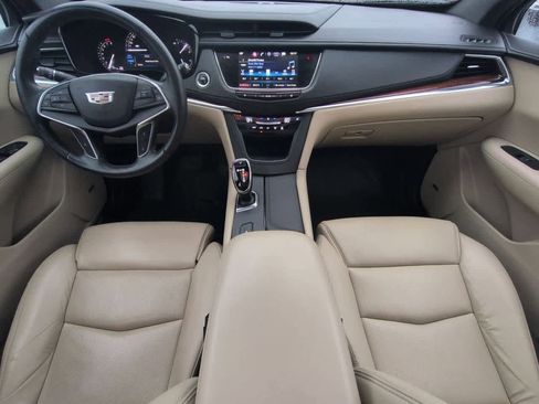 Used 2017 Cadillac XT5 Luxury image 15