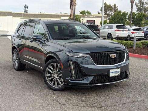 Used 2020 Cadillac XT6 Sport image 2