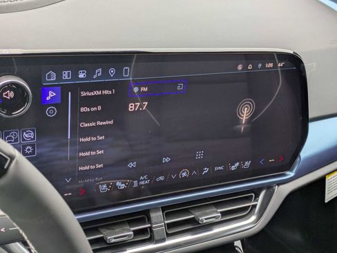 New 2026 Chevrolet Equinox EV LT image 29