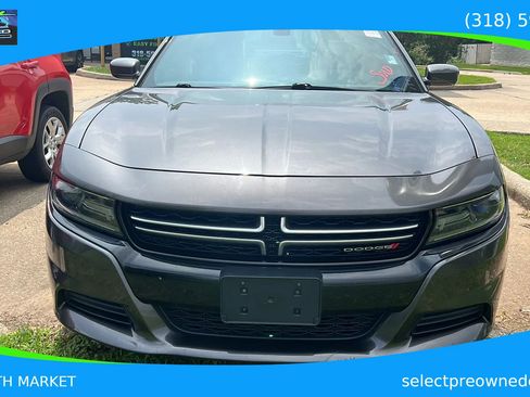 Used 2017 Dodge Charger SE RWD image 8