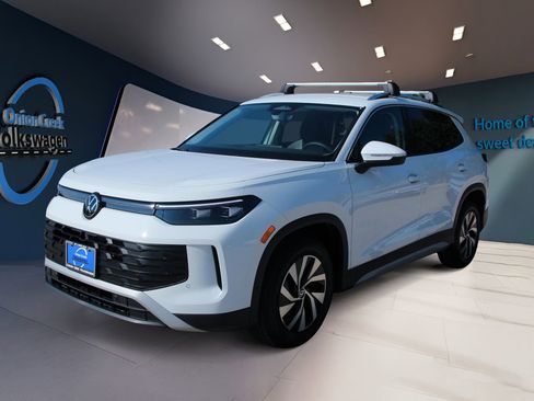 Certified 2025 Volkswagen Tiguan S FWD image 7