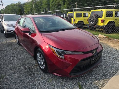 Used 2026 Toyota Corolla LE FWD image 2