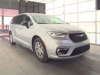 Used 2024 Chrysler Pacifica Touring-L video 2