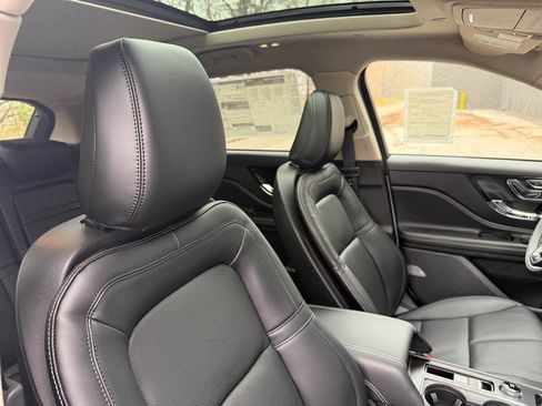 New 2026 Lincoln Corsair Premiere image 23