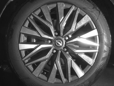 Used 2025 Nissan Altima 2.5 SV FWD image 15