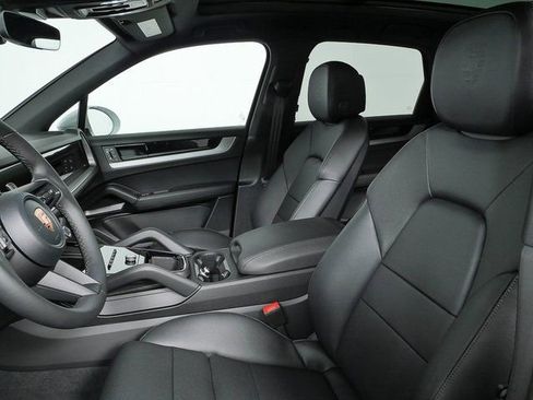 New 2026 Porsche Cayenne AWD image 5