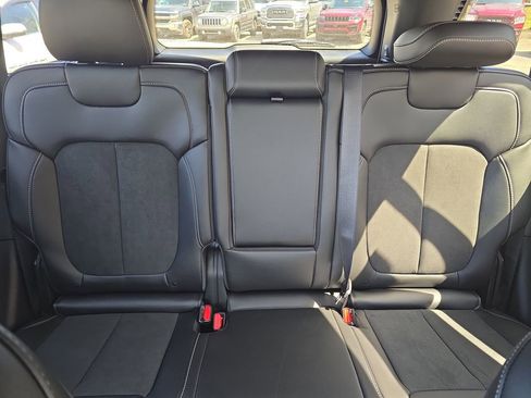New 2026 Jeep Grand Cherokee Altitude AWD/4WD image 23