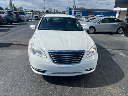 Used 2012 Chrysler 200 Touring FWD image 7