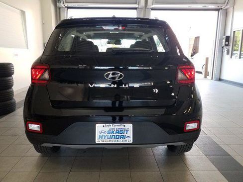 New 2026 Hyundai Venue SEL FWD image 21