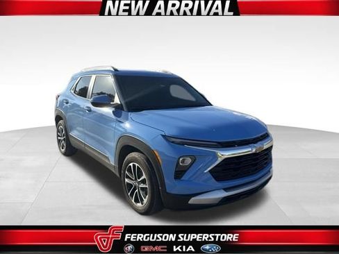 Used 2024 Chevrolet TrailBlazer LT w/ LT Cold Weather Package FWD image 1