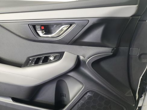 Used 2025 Subaru Outback Premium image 27