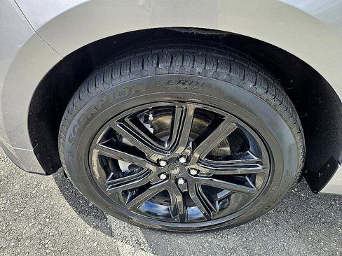 Used 2022 Ford Edge ST-Line image 19