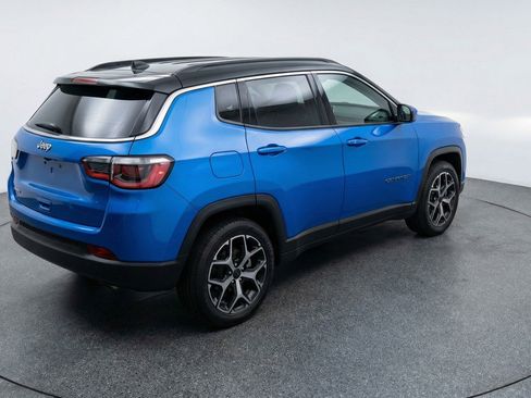 Used 2025 Jeep Compass Limited AWD/4WD image 9