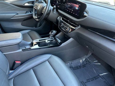 Certified 2025 Buick Envista Sport Touring image 16