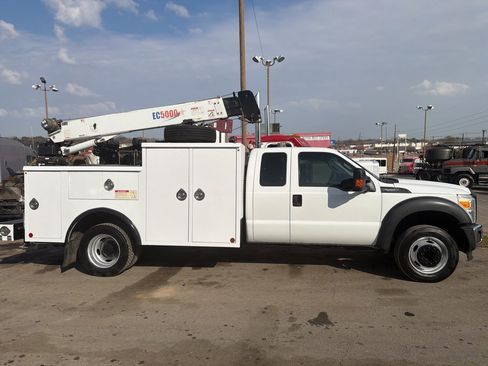 Used 2014 Ford F550 2WD SuperCab Super Duty image 3