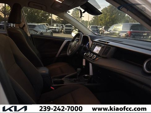 Used 2018 Toyota RAV4 LE image 15
