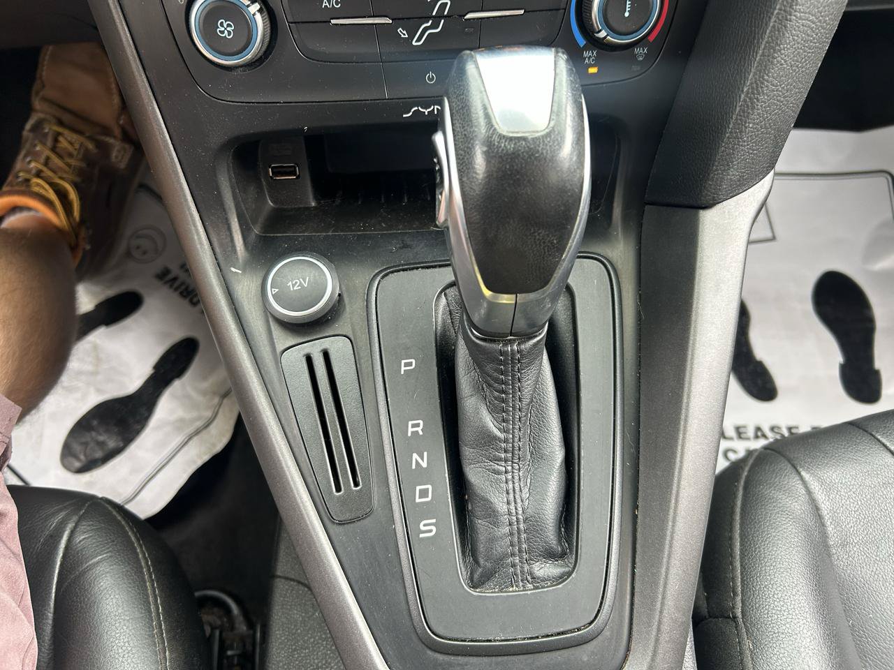 Used 2015 Ford Focus SE w/ Equipment Group 201A FWD image 26