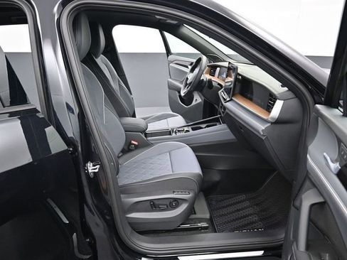 New 2026 Volkswagen Tiguan SEL R-Line AWD/4WD image 14