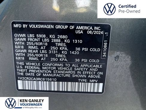 Used 2024 Volkswagen Atlas Peak Edition SE AWD/4WD image 11