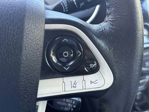 Used 2016 Toyota Prius Three Touring image 28
