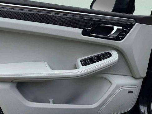 Used 2018 Porsche Macan GTS image 36