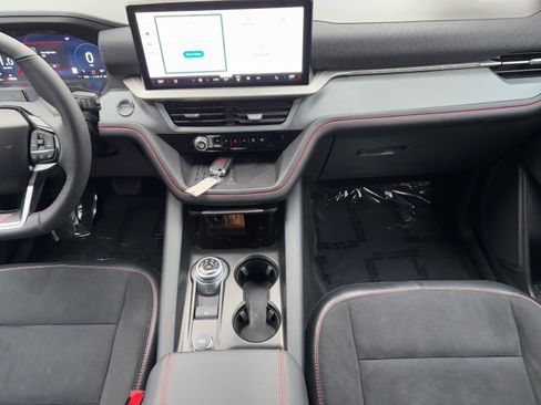 Used 2025 Ford Explorer ST image 16