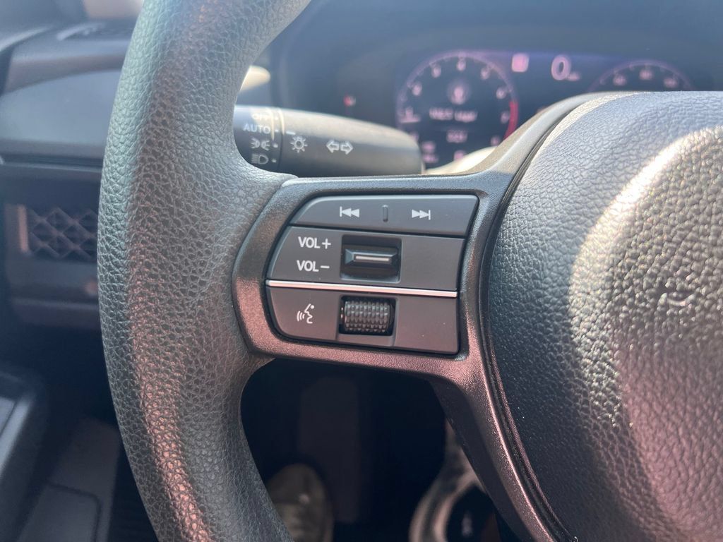 Used 2025 Honda Accord SE image 14