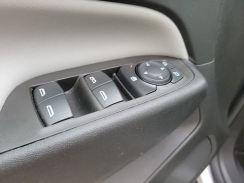 Certified 2024 Chevrolet Equinox LS FWD image 19