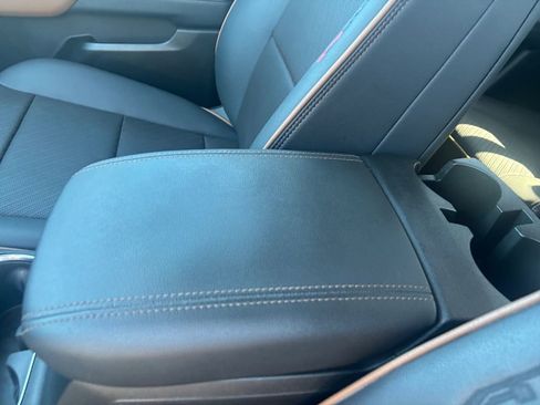 Used 2024 GMC Canyon AT4 w/ AT4 Premium Package image 30