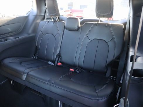 New 2026 Chrysler Pacifica Select w/ S Appearance Package FWD image 13