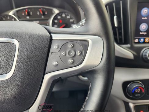 Used 2024 GMC Terrain SLT image 31