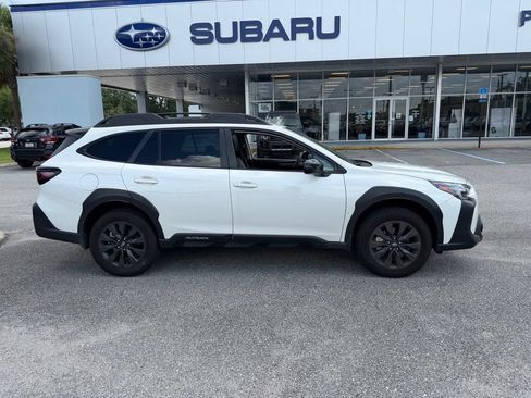 Used 2025 Subaru Outback Onyx Edition w/ Popular Package #2 AWD/4WD image 2