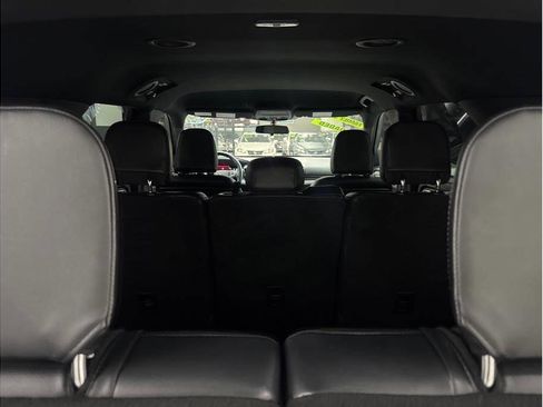 Used 2020 Ford Explorer XLT w/ Equipment Group 202A image 16