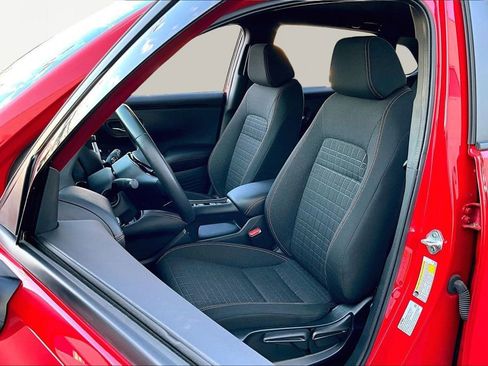 Used 2024 Honda HR-V Sport image 17