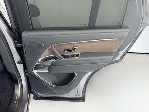 Used 2025 Land Rover Range Rover SE AWD/4WD image 26