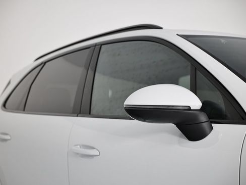 New 2026 Porsche Cayenne S AWD/4WD image 17