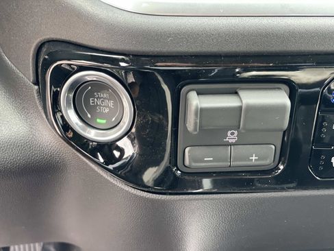 New 2026 GMC Sierra 1500 SLT w/ SLT Premium Package image 19