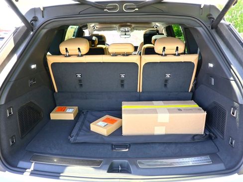 New 2025 Cadillac Escalade IQ Luxury 2 image 33