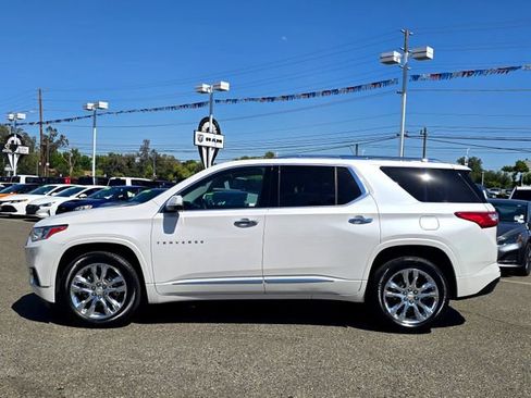 Used 2021 Chevrolet Traverse High Country w/ LPO, Floor Liner Package AWD/4WD image 8